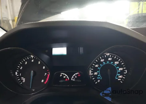 2014 Ford Focus Se z USA, uszkodzony, nr VIN 1FADP3K2XEL105489